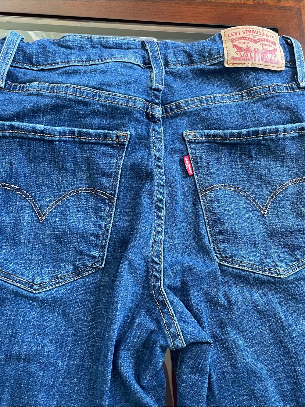 Levi's Women’s Blue Dark Wash Denim Skinny Jeans - Classic Back Pocket Style